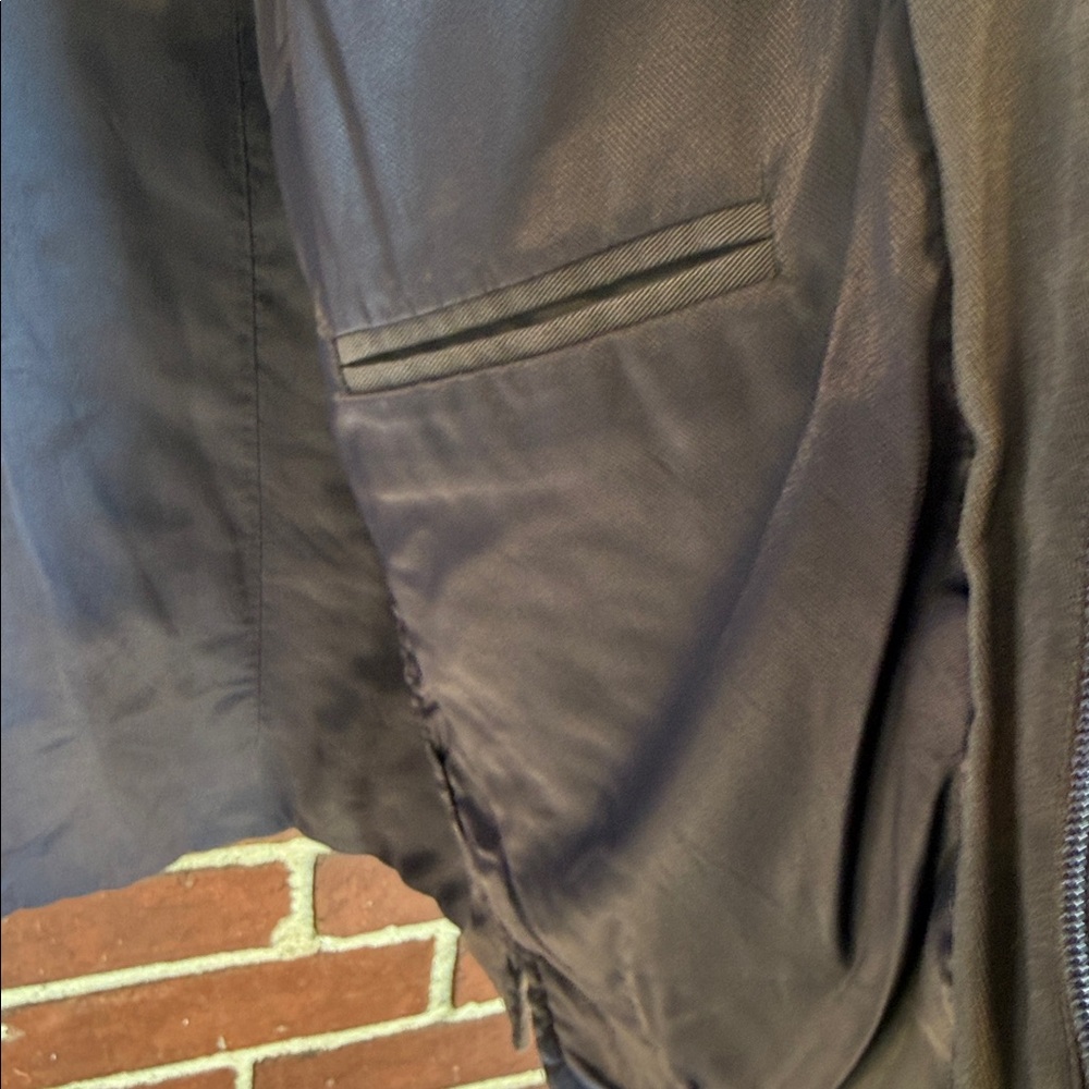 Orvis Women’s Navy Quilted Vest - Picture 4 of 4